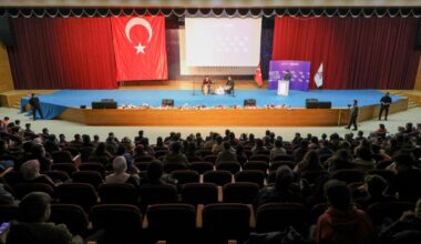 Ağrı’da “Yunus’un İzinden” Sedat Anar Konseri Düzenlendi