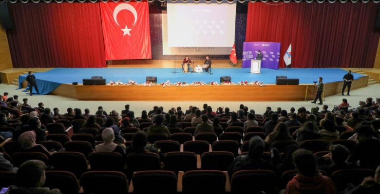 Ağrı’da “Yunus’un İzinden” Sedat Anar Konseri Düzenlendi