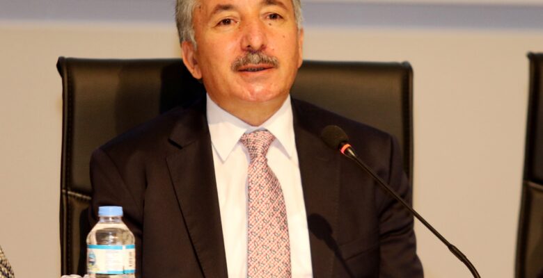 AİÇÜ’de Türkiye’de aile değerlerinin bugünü ve geleceği paneli düzenlendi