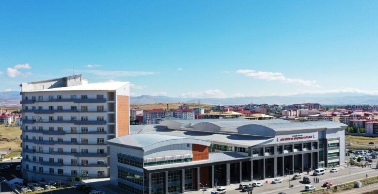 Ağrı’da ilk kez bir akciğer rezeksiyonu ameliyatı başarı ile gerçekleştirildi