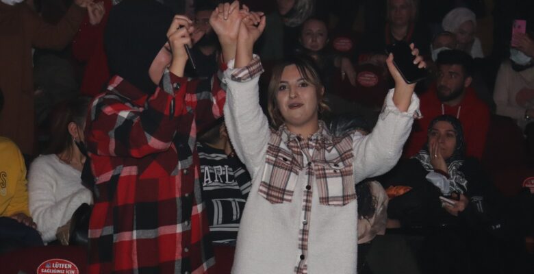 Öğretmenler Urfa Sıra Gecesi ve Ceylan konseri ile eğlendi