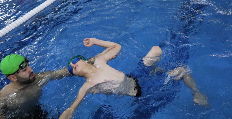 AİÇÜ’de Kulaçlar Engelleri Aşmak İçin Atıldı