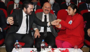 Başkan Sayan, Elifnur’un hediye isteğini yerine getirdi