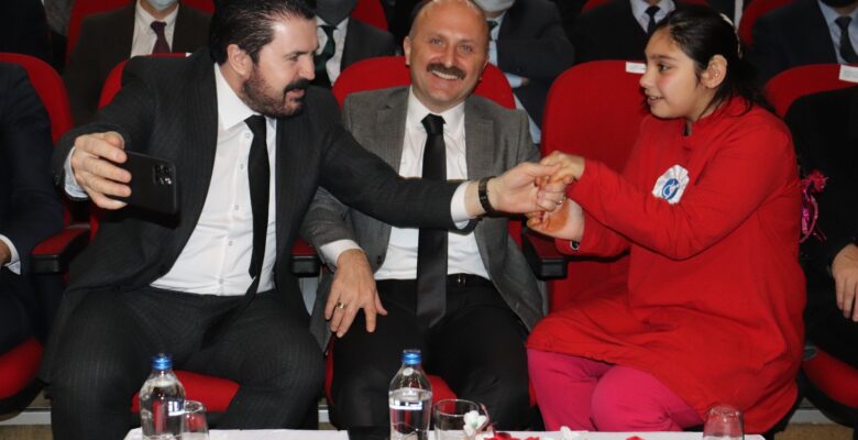 Başkan Sayan, Elifnur’un hediye isteğini yerine getirdi