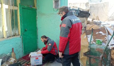 Ağrı’da ihtiyaç sahibi bin 400 aileye gıda kolisi dağıtıldı