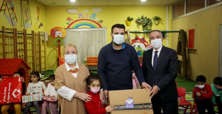 Rektör Karabulut, Anaokulu Öğrencileriyle Bir Araya Geldi