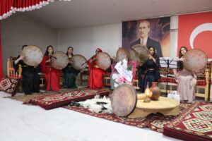 Diyadin’de kadınlar ‘Kadın Çığlığı’ konseri ile eğlendi