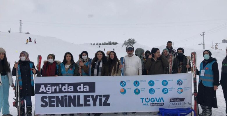 Üniversite öğrencileri kayarak stres attı