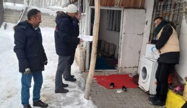 Ağrı’da 150 aileye giyim ve gıda kolisi yardımı yapıldı