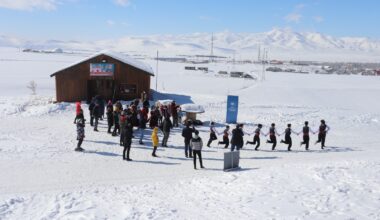 Ağrı’da gençler, sosyal medyadan sosyal alanlara indi