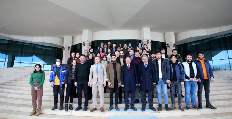 Rektör Karabulut, Öğrenci Kulüp Temsilcileri ile Bir Araya Geldi