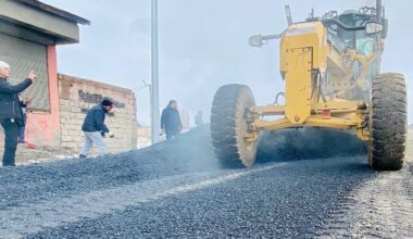 Ağrı’da bozulan yollar onarılıyor