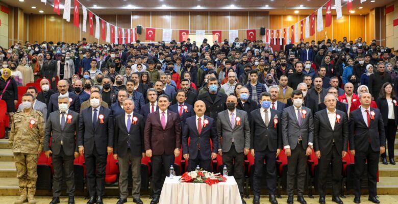 Ağrı, Milli Şairi andı