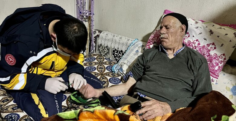 Ağrı’da ekipler, 65 yaşındaki hasta için seferber oldu