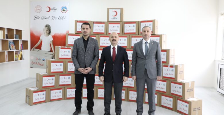 “Bir Sınıf Bir Koli” Projesi ile iyilik kolileri ihtiyaç sahibi ailelere ulaştırılıyor
