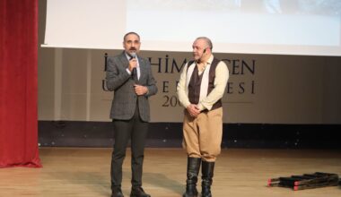 Ağrı’da Bir Teyyareci Vecihi Hürkuş tiyatro oyunu sergilendi