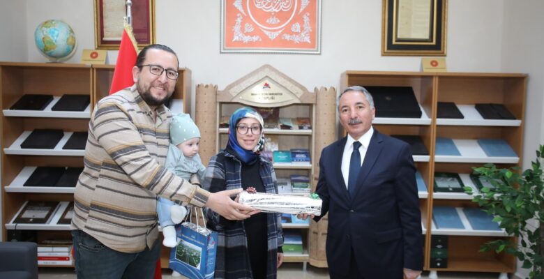 En çok kitap okuyan öğrenciler ödüllendirildi