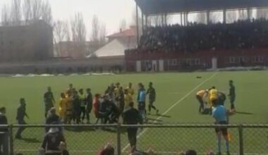 Taraftar sahaya girdi, ortalık savaş alanına döndü