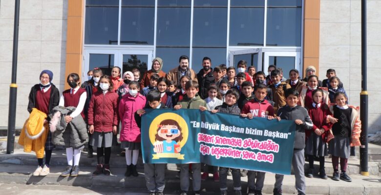 Dünya Ağrılılar Gününde köy çocukları sinema ile buluştu