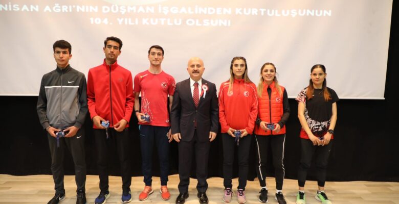 Ağrı’nın Düşman İşgalinden Kurtuluşu’nun 104’üncü Yıl Dönümü Kutlandı