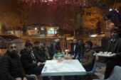 Ağrı’da gençler çay sohbetleri ile bir araya geliyor