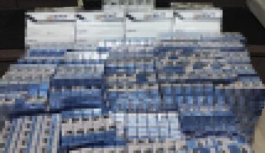 Çay paketleri içine gizlenmiş 3 bin 877 paket kaçak sigara ele geçirildi