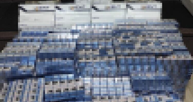 Çay paketleri içine gizlenmiş 3 bin 877 paket kaçak sigara ele geçirildi
