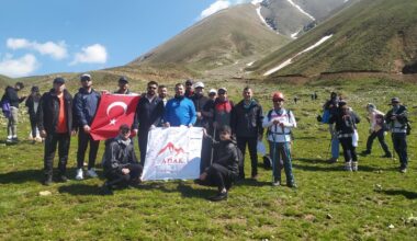 ASKF’nin 17. Yıl dönümü Dolayısı İle Kösedağ’a Zirve Tırmanışı Gerçekleştirdiler