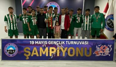 19 Mayıs Gençlik Kupasını Ağrı 1918 Spor Aldı