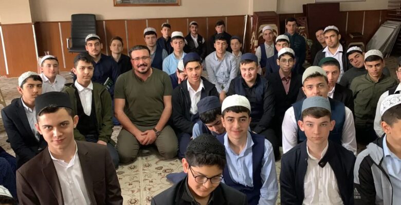 Ağrılı Eğitimci Yazar İbrahim Altun Marmara Üniversitesi’nde gençlerle buluştu