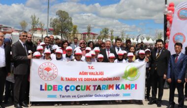 Ağrılı öğrencilerin ürettiği teknolojik ürünler büyük ilgi gördü
