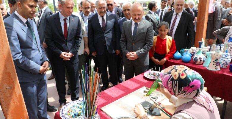 Ağrı’da Hayat Boyu Öğrenme Şenliği düzenlendi