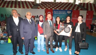 Özel Gereksinimli Öğrencilere Spor Malzemesi Dağıtıldı