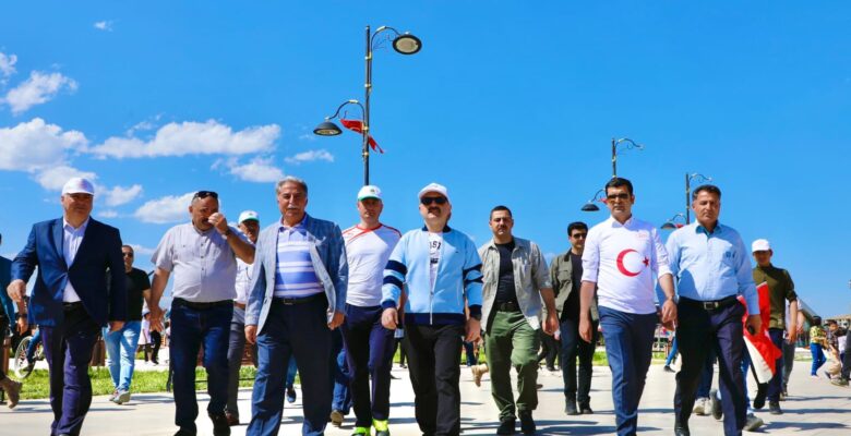 Ağrı’da Sıfır Atık Parolasıyla “81 İlde 81 Milyar Adım Çevre Yürüyüşü” Düzenlendi