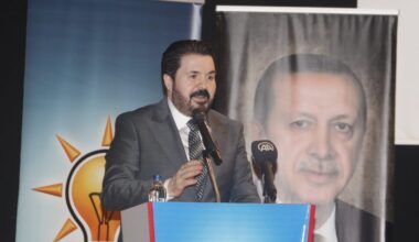 Sayan, gençlerin önündeki engellerin kaldırılmasını istedi