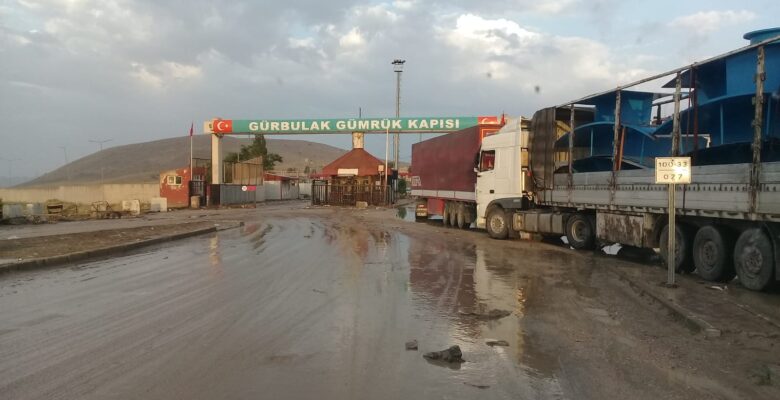 Doğubayazıt’ta sel maddi hasara neden oldu