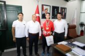 Balkan şampiyonu Ali Demir il müdürünü ziyaret etti