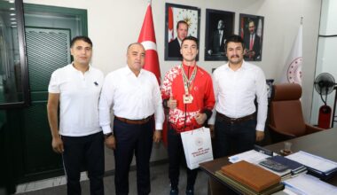 Balkan şampiyonu Ali Demir il müdürünü ziyaret etti
