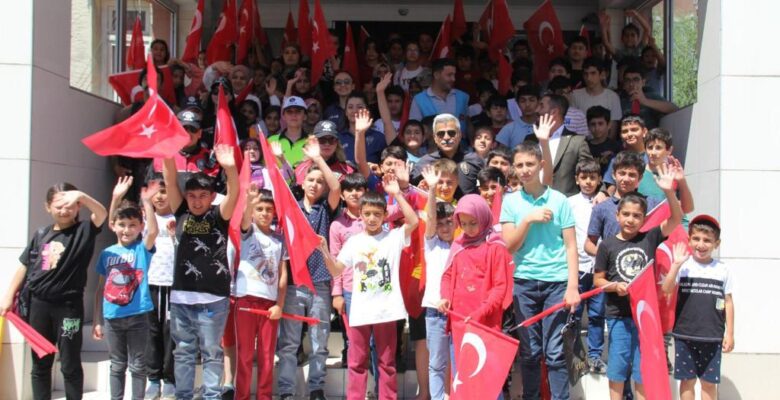 Kur’an Kursu Öğrencileri Emniyet Müdürü Özen ile Buluştu