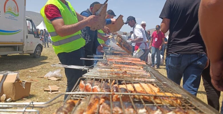 Tarım Ve Orman Bakanlığı’ndan Geleneksel Balık Gölü Festivalinde Misafirlere Balık İkramı