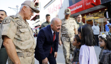 Orgeneral Çetin Ağrı’da esnaf ile şehit ve gazi yakınlarıyla buluştu