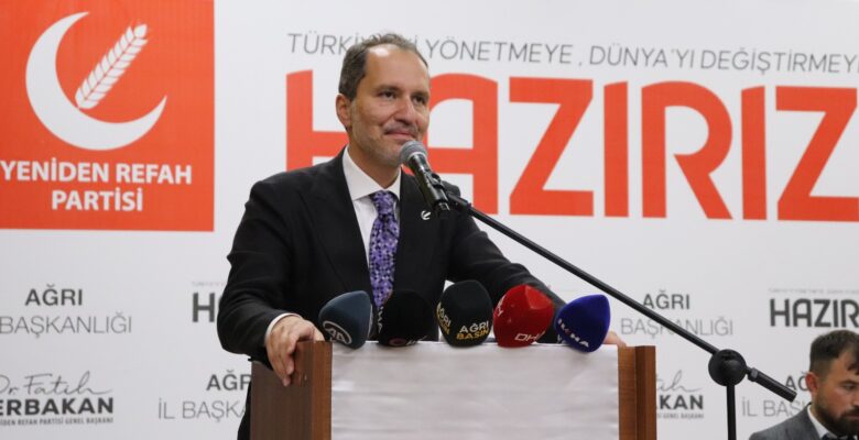 Fatih Erbakan Ağrı’da partisinin il kongresine katıldı