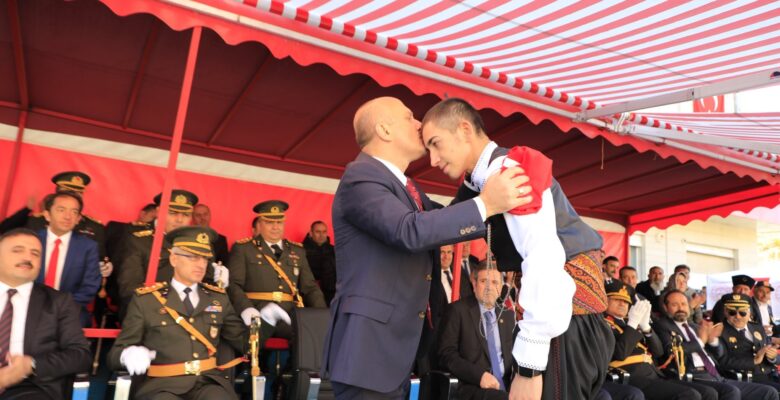 Ağrı’da 29 Ekim coşku ile kutlandı