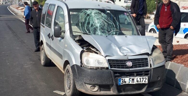 Ağrı’da hafif ticari araç yayalara çarptı; 1 ölü, 1 yaralı