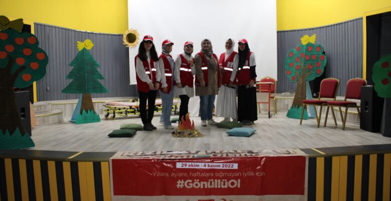 Minik çocuklar Kızılay’ın tarihini tiyatro ile öğrendi