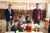 Öğretmenden, öğretmen öğrencisine sürpriz kutlama
