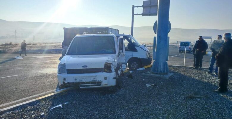 Ağrı’da meydana gelen kazada 6 kişi yaralandı