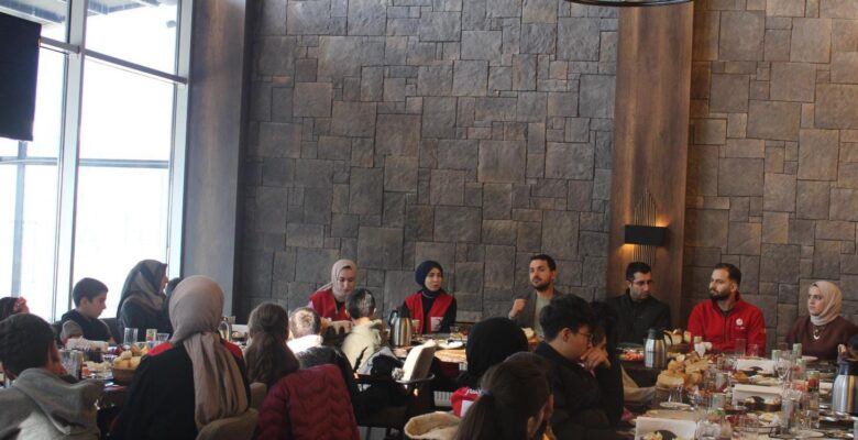 Kızılay Kılavuz Kaptan Yetim Destek Programı Ağrı’da başladı