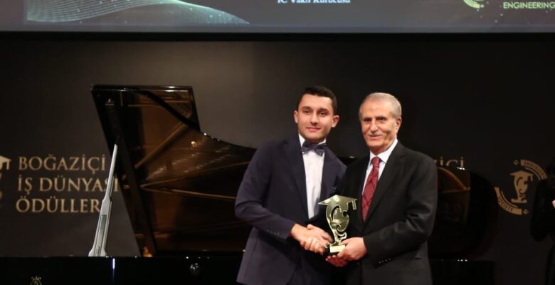 IC Holding Yönetim Kurulu Başkanı İbrahim Çeçen’e  “Hayat Boyu Başarı Ödülü”