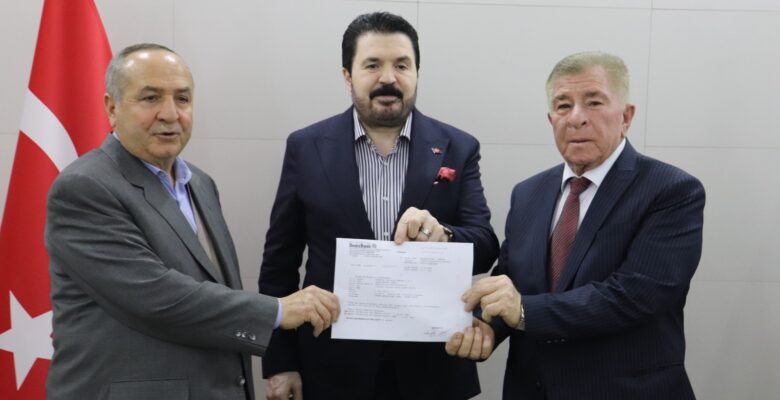 Ağrılı hayırsever iş insanı Merkez Cami inşaatı için 1 milyon lira bağışladı